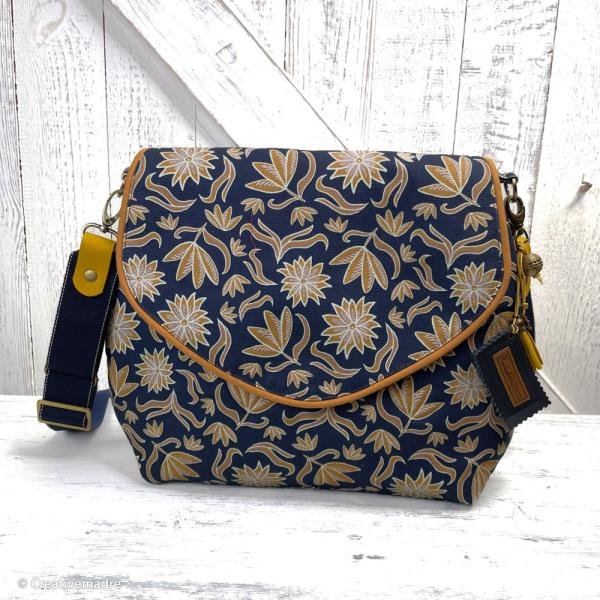 Canvas Retro Flowers by Emjo Design Blumen Ocker/Dunkelblau von Swafing